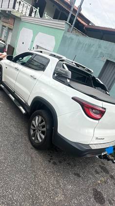 FIAT TORO 2.0 16V TURBO DIESEL RANCH 4WD AT9 FIAT TORO 2.0 16V TURBO DIESEL RANCH 4WD AT9